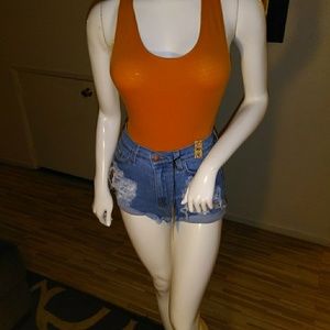 High waist vibrant shorts